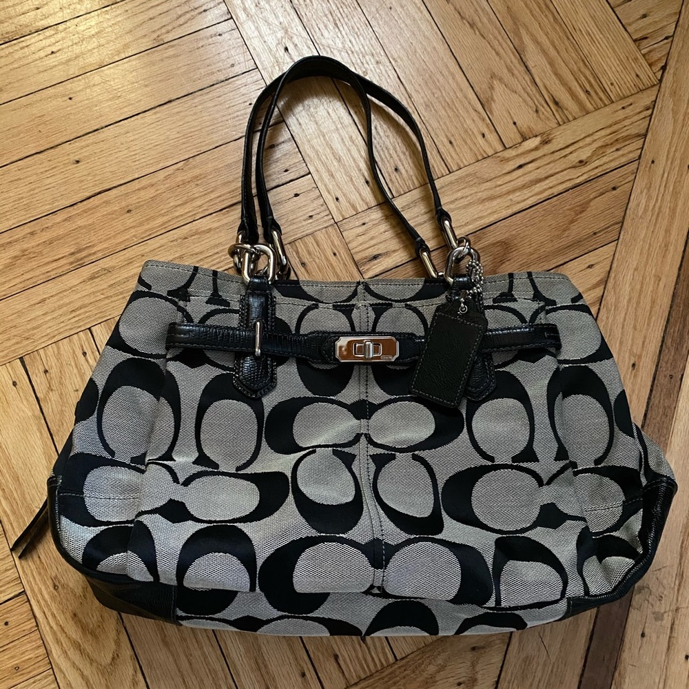 Coach Signature Tote Bag